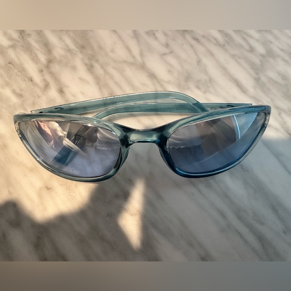 Vintage baby blue sunglasses - Picture 2 of 4